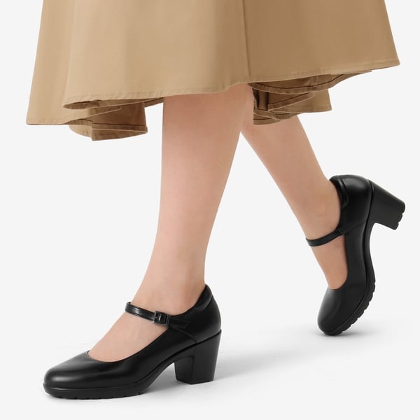 11 Comfortable Black Shoes For Women This Summer