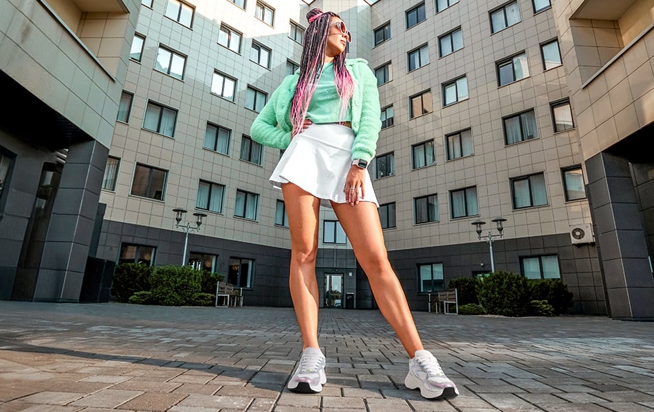 How to Style Sneakers With Shorts For Women 