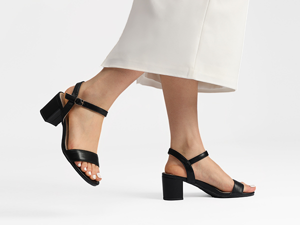 BLACK PU Women's One Strap Chunky Sandals-Dream Pairs