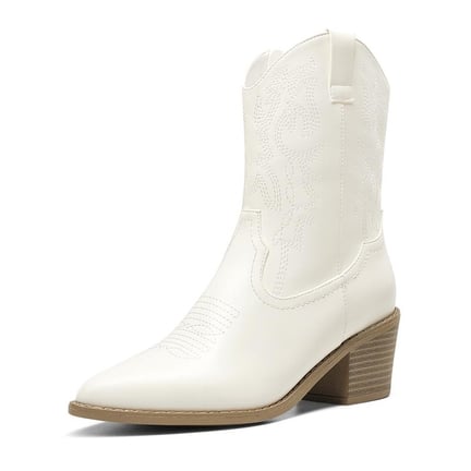 7 Elegant Ways to Wear Cowboy Boots with Dresses