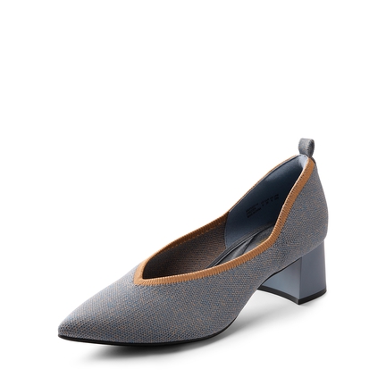 13 Best Types Of Winter Heels That Will Save You From the Cold