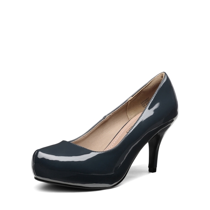 comfortable navy pumps
