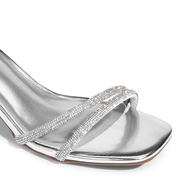 Asymmetric Strap Block Heel Sandals - SILVER-RHINESTONE - 6