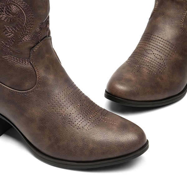 Embroidered Low Heel Cowgirl Ankle Boots - BROWN - 5