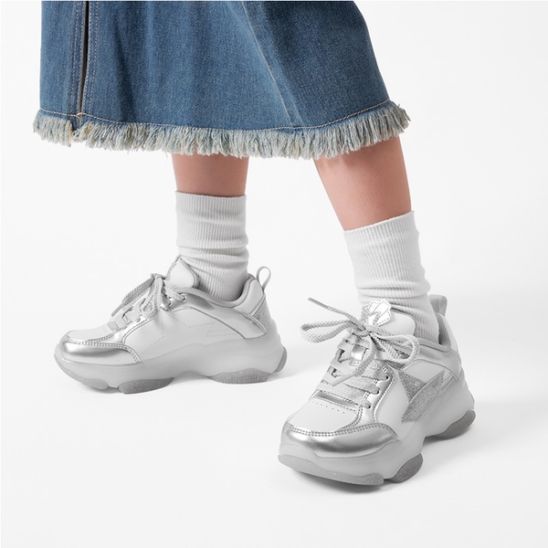 [Sparkle StarShimmer] Retro-inspired Star Accents Sneakers - SILVER WHITE - 1