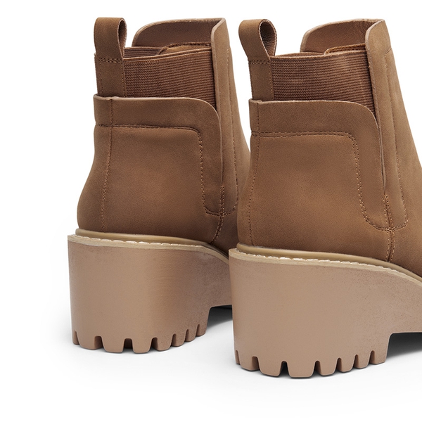  Lug Outsole Pull-On Chelsea Boots  - CAMEL-NUBUCK - 6