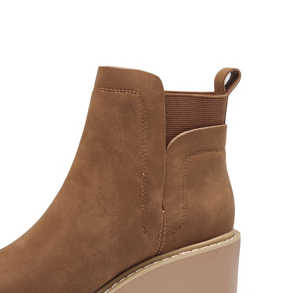  Lug Outsole Pull-On Chelsea Boots  - CAMEL-NUBUCK - 7
