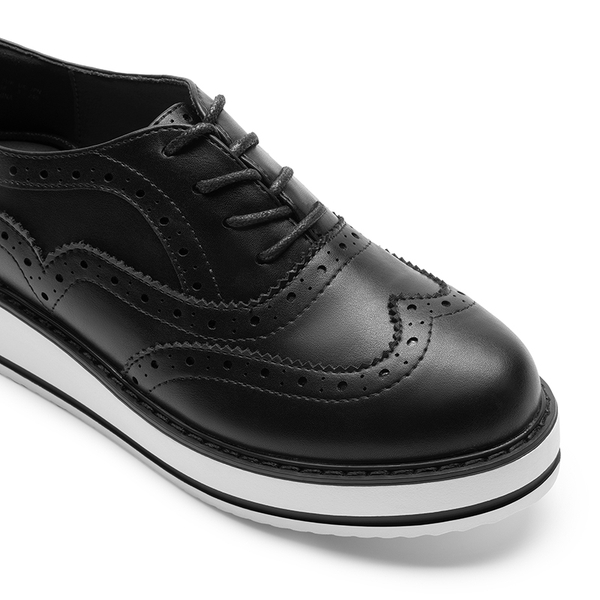 Women’s Wingtip Oxford Sneakers - BLACK-PU - 6