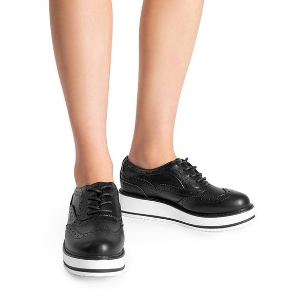 Women’s Wingtip Oxford Sneakers - BLACK-PU - 2