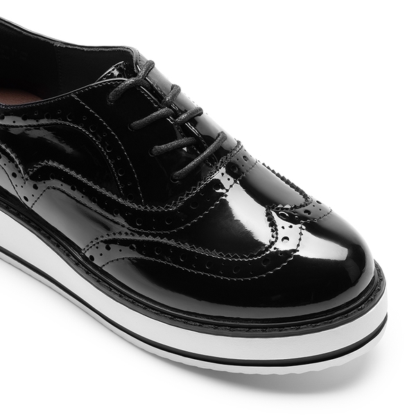 Women’s Wingtip Oxford Sneakers - BLACK-PAT - 6