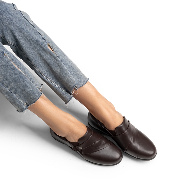 Faux Slip-On Leather Loafers - BROWN - 6