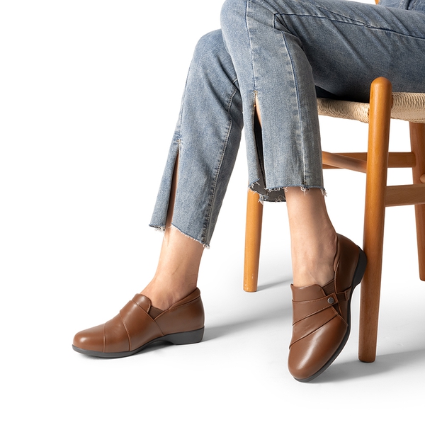 Ascenelle Ergonomic Slip-On Vegan Leather Flats - TAN - 7