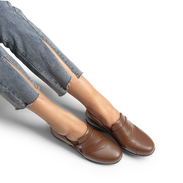 Ascenelle Ergonomic Slip-On Vegan Leather Flats - TAN - 8
