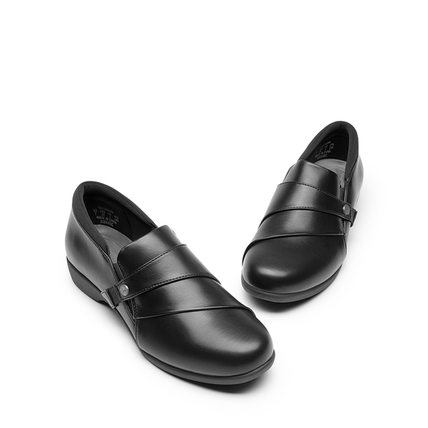 Ergonomic Slip-On Vegan Leather Flats - BLACK - 6