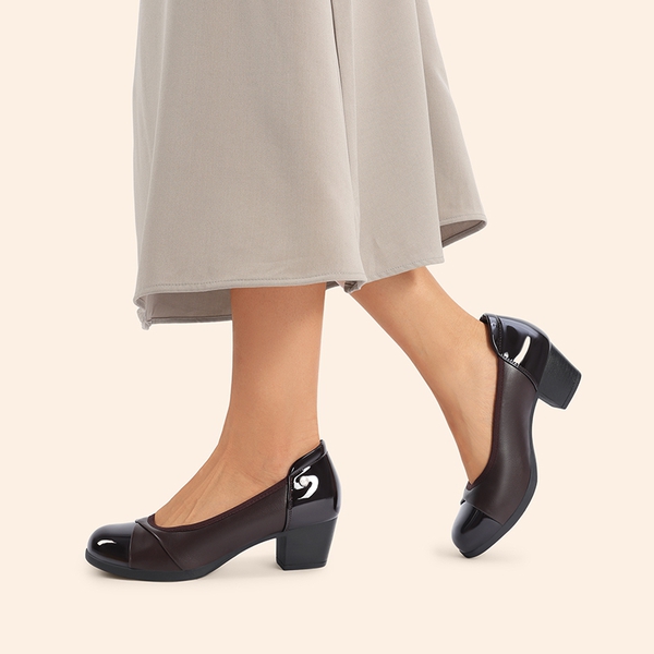 Ascenda Comfortable Low-Heel Memory Foam Pumps - BROWN - 7
