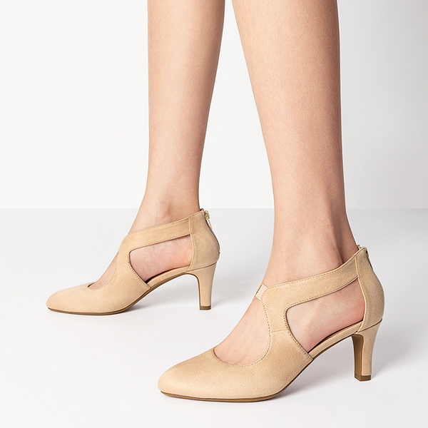 Cutout Pointy Toe Kitten Heel Pumps - NUDE - 6