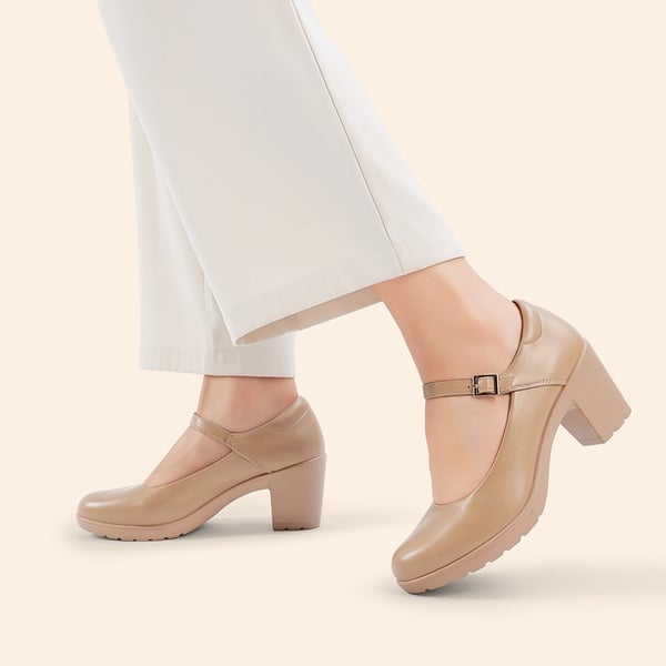 Wide-Toe Classic Mary Jane Pumps - NUDE - 7