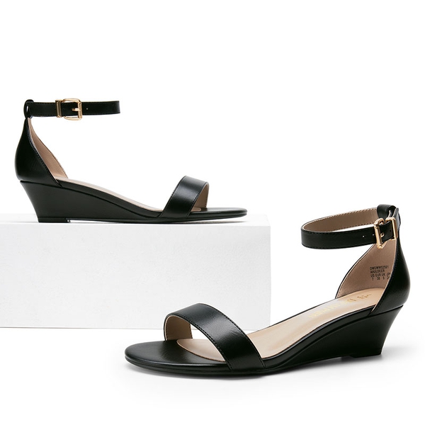 Wide-Toe Ankle Strap Low Wedge Sandals - BLACK - 4