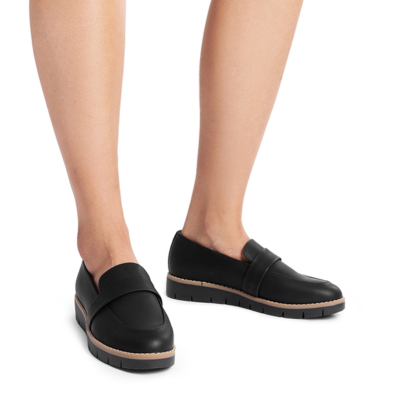 Women’s Classic Vegan Leather Loafers - BLACK-PU - 6