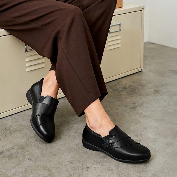 Ergonomic Slip-On Vegan Leather Flats - BLACK - 2
