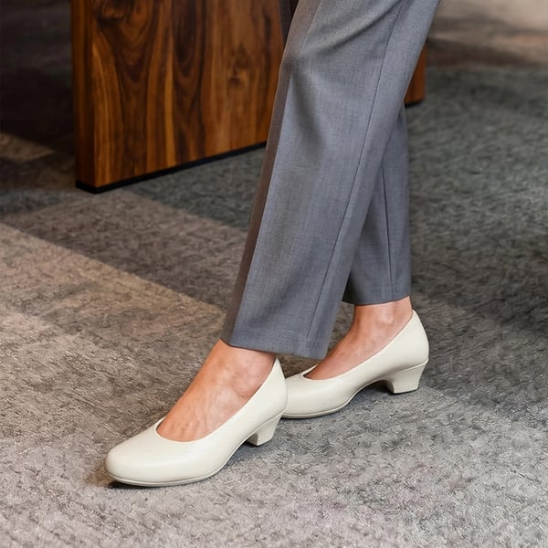 Ascenda Counsel Round-Toe Low Block Heel Pumps - WHITE - 2