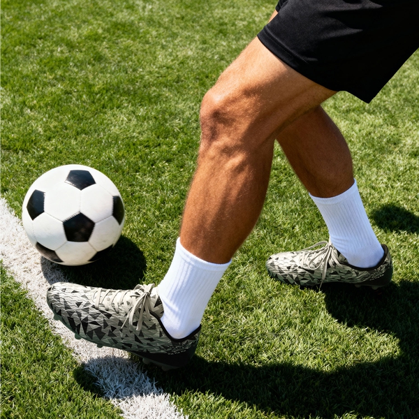 Men‘s Strategically Positioned Cleats Soccer Shoes - SILVER/BLACK - 7