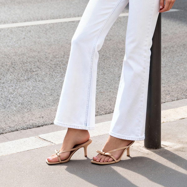 Women’s Bow Thong Kitten Heel Sandals with Non-Slip Sole - NUDE - 2