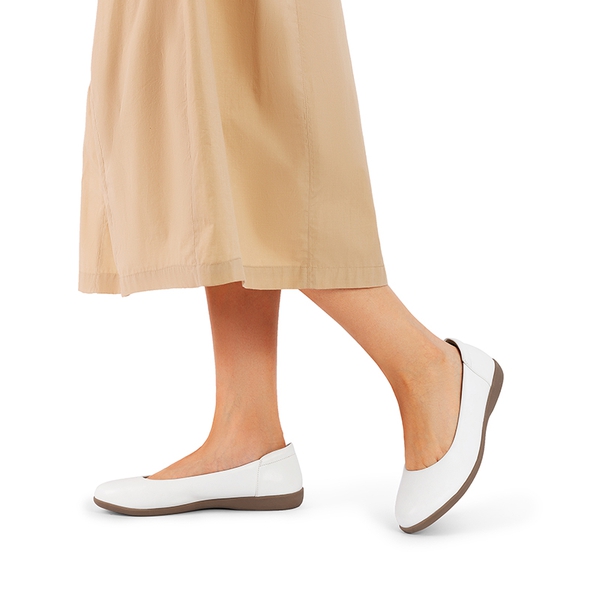 Ascenelle Comfortable Round Toe Ballet Flats - WHITE - 1