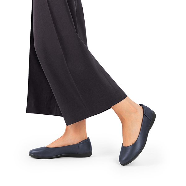 Comfortable Round Toe Ballet Flats - NAVY - 1