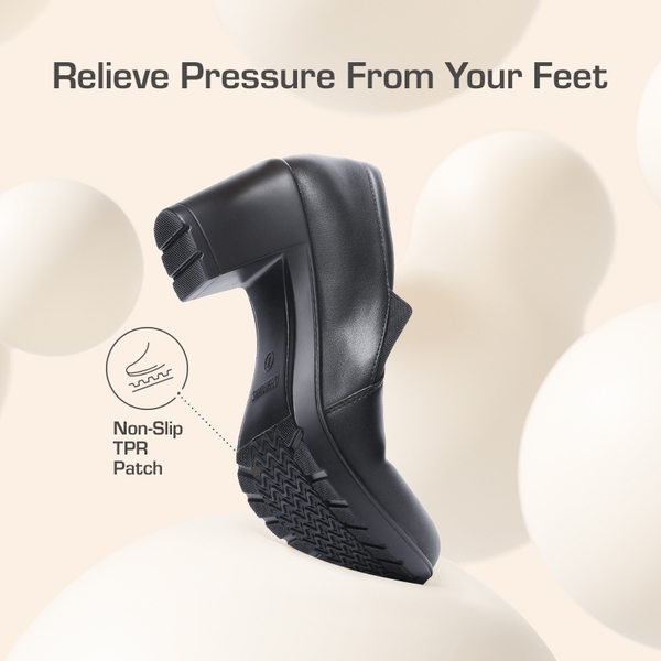 Wide Width Comfortable Round Toe Block Heel Pumps - BLACK - 4