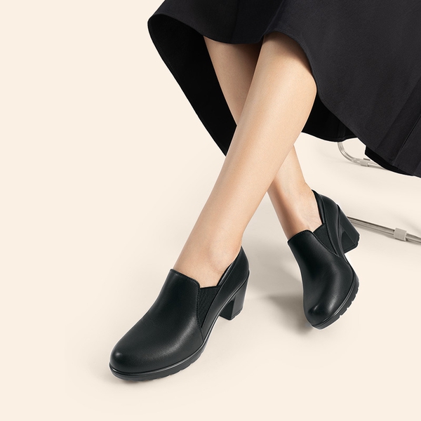 Wide Width Comfortable Round Toe Block Heel Pumps - BLACK - 10