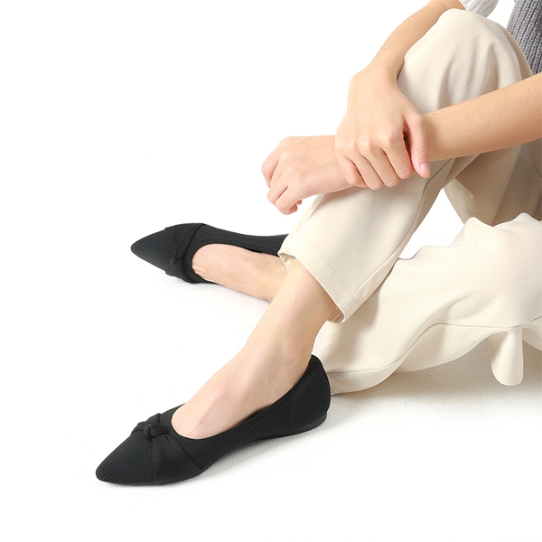 Breathable Bowknot Pointed Toe Knit Flats - BLACK - 1