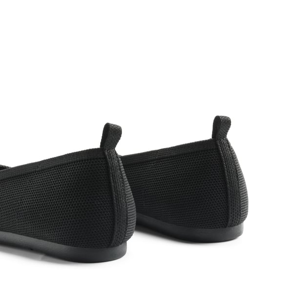 Water-Resistant Square-Toe Flats  - BLACK - 6