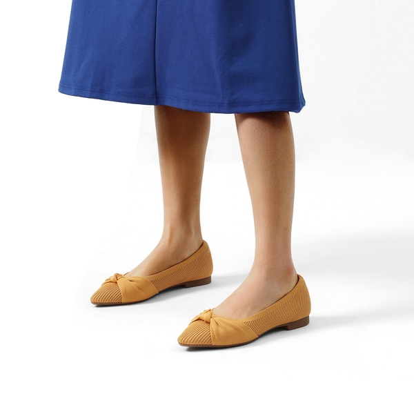 Elegant Pointed Toe Bow Knitted Flat Shoes - YELLOW - 1