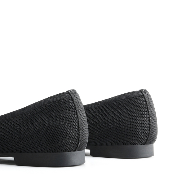 Pointed Toe Flats With Knitted Sunray Design   - BLACK - 5