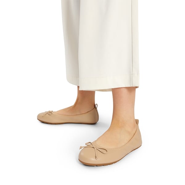 Foldable Bowknot Lightweight Ballet Flats - NUDE - 1