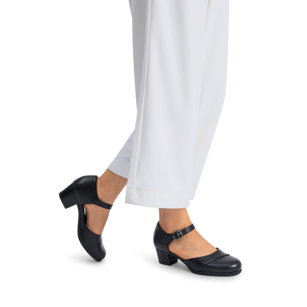 Comfortable Strap Low Block Heel Pumps - BLACK - 7