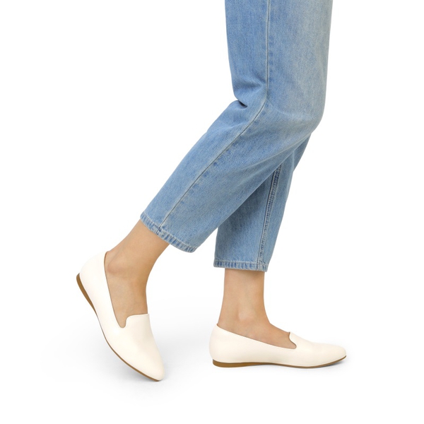 Comfortable Pointed Toe Slip On Loafers - WHITE-PU - 6