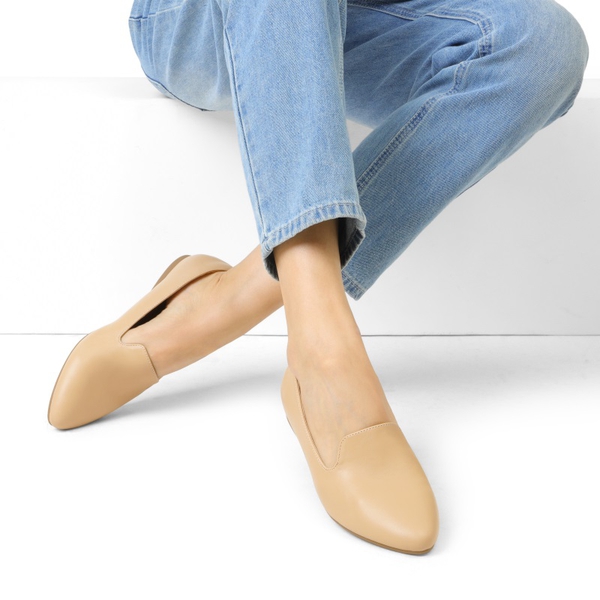 Comfortable Pointed Toe Slip On Loafers - NUDE-PU - 5