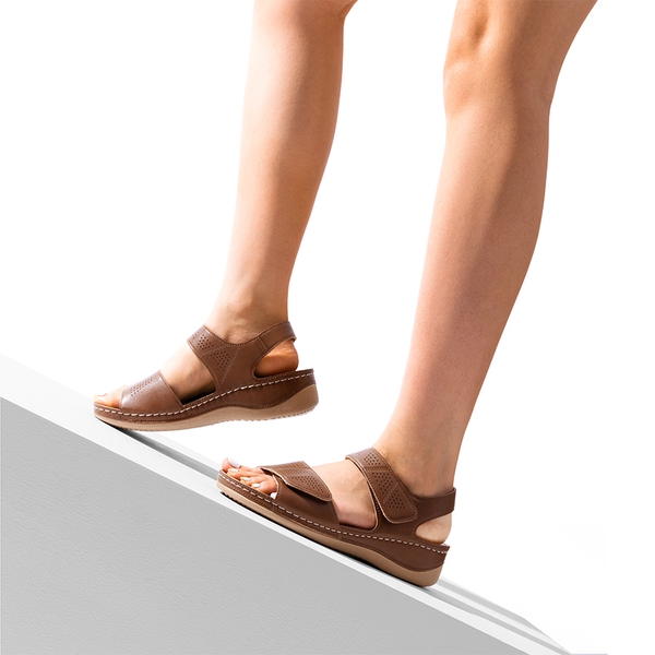 Lightweight Hook-and-loop Straps Sandals - BROWN - 5