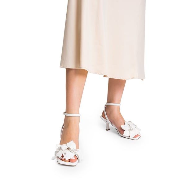 Flower Kitten Heel Sandals - WHITE-PU - 1