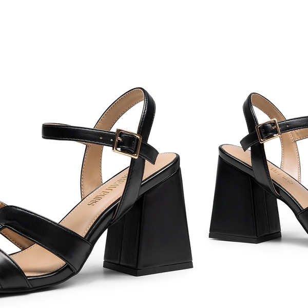 Ankle Strap Chic Block Heel Sandals - BLACK - 5