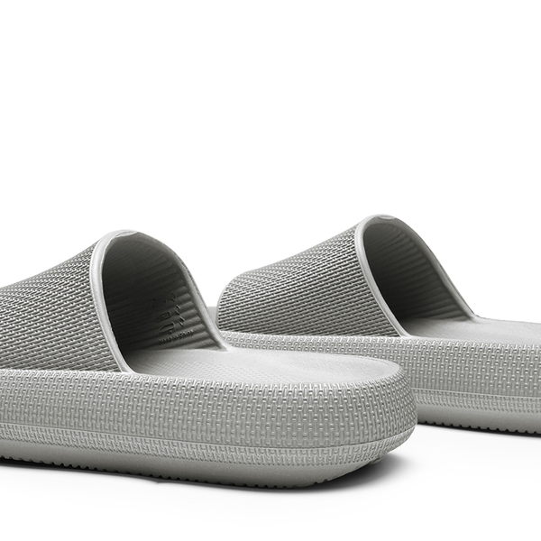 Lightweight Responsive Footbed Slippers - GREY - 4