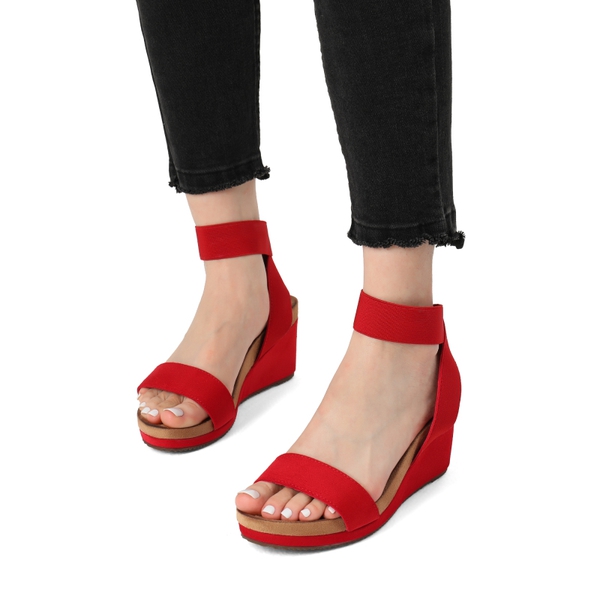 Comfortable Ankle Strap Platform Wedge Sandals - RED - 4