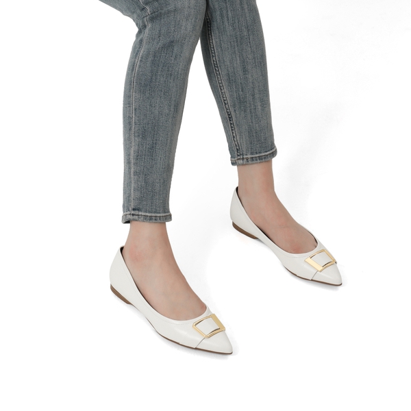 Comfortable Pointed Toe Slip-On Ballet Flats - WHITE - 1